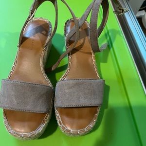 Brown sandals platform